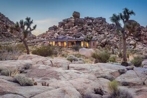 Exterior - On the Rocks by Fieldtrip | 2 Min to Park Entrance (Joshua Tree)