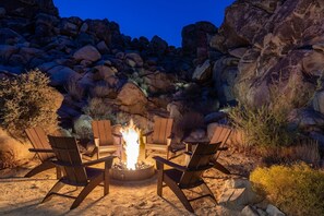 Property grounds - On the Rocks by Fieldtrip | 2 Min to Park Entrance (Joshua Tree)