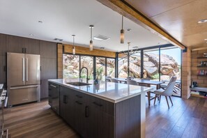 Fridge, microwave, oven, stovetop - On the Rocks by Fieldtrip | 2 Min to Park Entrance (Joshua Tree)