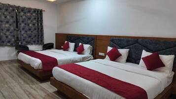 Family Room | Soundproofing, free WiFi