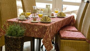 Kontinental frokost hver dag (mot et tillegg)