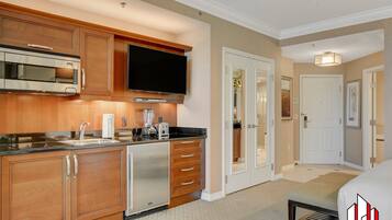 Microwave, stovetop, coffee/tea maker, cookware/dishes/utensils