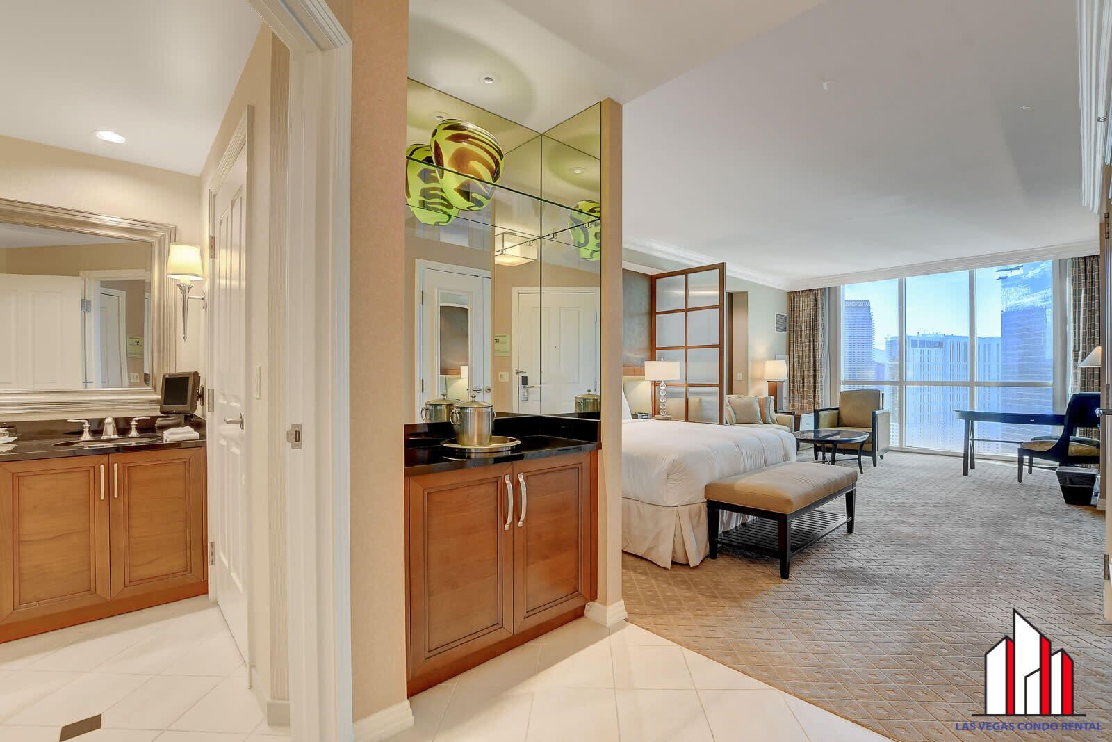 Desk, iron/ironing board, WiFi, bed sheets