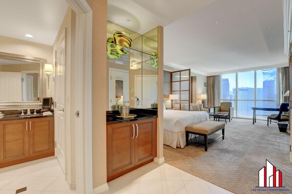 Desk, iron/ironing board, WiFi, bed sheets - MGM Signature-28-719 Strip View Jacuzzi Studio (Las Vegas)