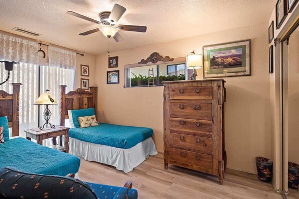 2 habitaciones, tabla de planchar con plancha y wifi gratis 