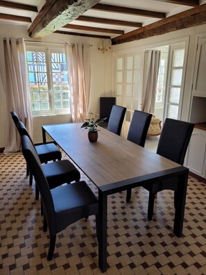 Dining - Chambres d'Hôtes Chez Claire (Beuvron-en-Auge)