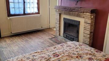 Dobbelt- eller tomannsrom – classic, privat bad, hageutsikt (La Porte-Plume) | Sengetøy