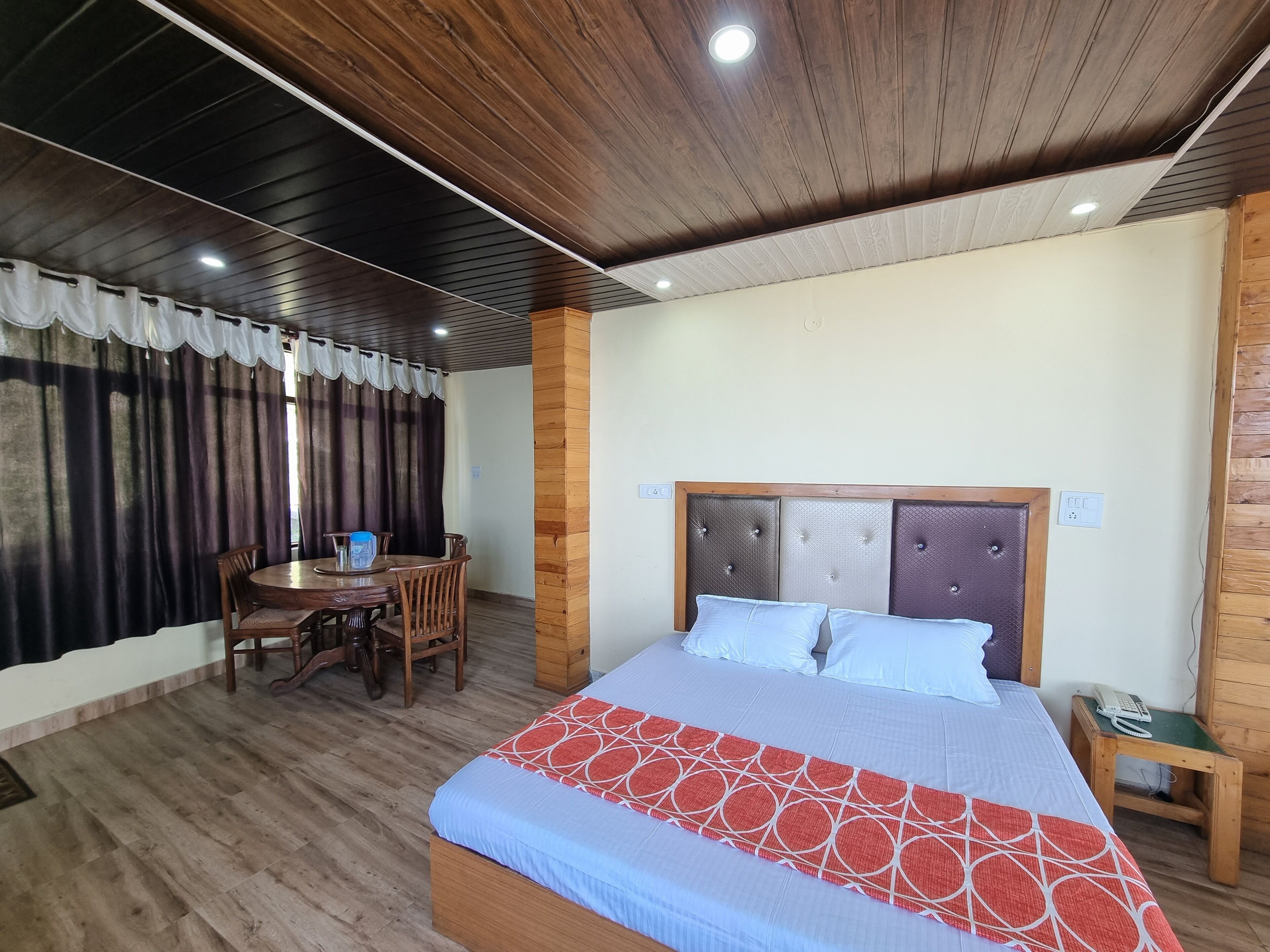 Family Quadruple Room | Iron/ironing board, free WiFi