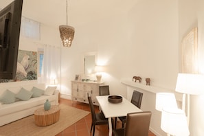 Appartamento Luxury | Area soggiorno | TV a schermo piatto