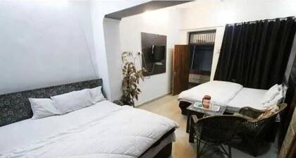 Narayani Guest House By GRB
