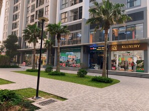 Vista frontal de la propiedad