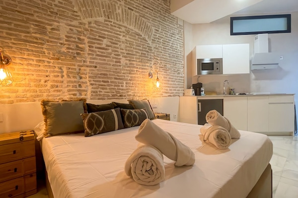 1 Schlafzimmer, hochwertige Bettwaren, Daunenbettdecken
