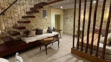 House, Smoking | 1 bedroom, desk