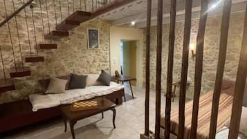 House, Smoking | 1 bedroom, desk