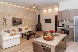 Ferienhaus, Raucher | 2 Schlafzimmer, Schreibtisch, schallisolierte Zimmer