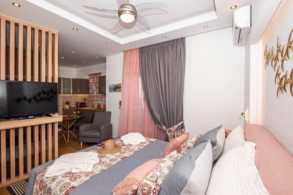 Apartment, Smoking