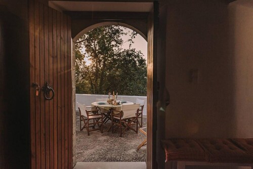 Melody House in Roustika