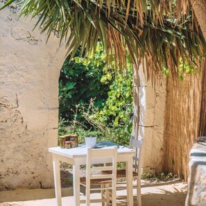 Villa, Smoking | 3 bedrooms, desk, soundproofing