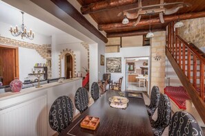 Villa, Smoking