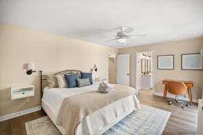 4 Schlafzimmer, BĂŒgeleisen/BĂŒgelbrett, kostenloses WLAN, BettwĂ€sche