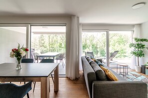 Design Apartment, Patio, Garden View | Living area | 32-inch flat-screen TV with satellite channels - Linda Terrace  (Locarno)