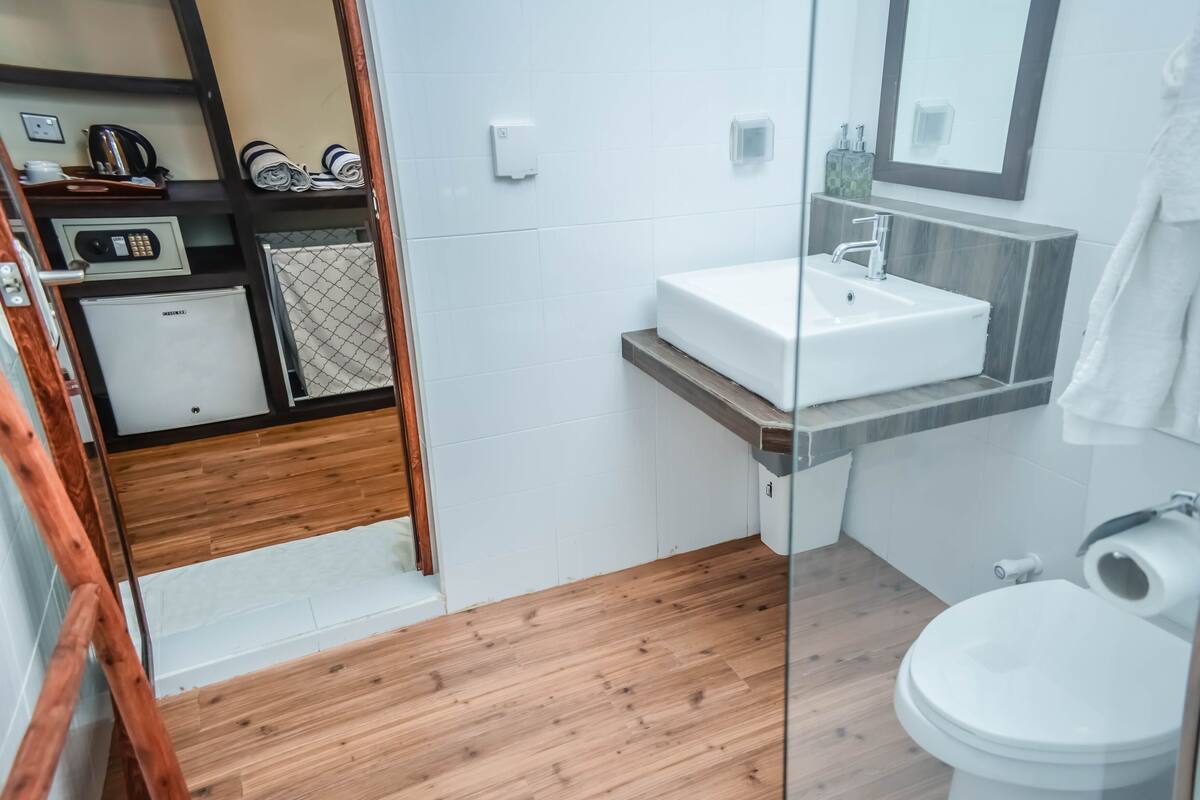 Family Triple Room | Bathroom