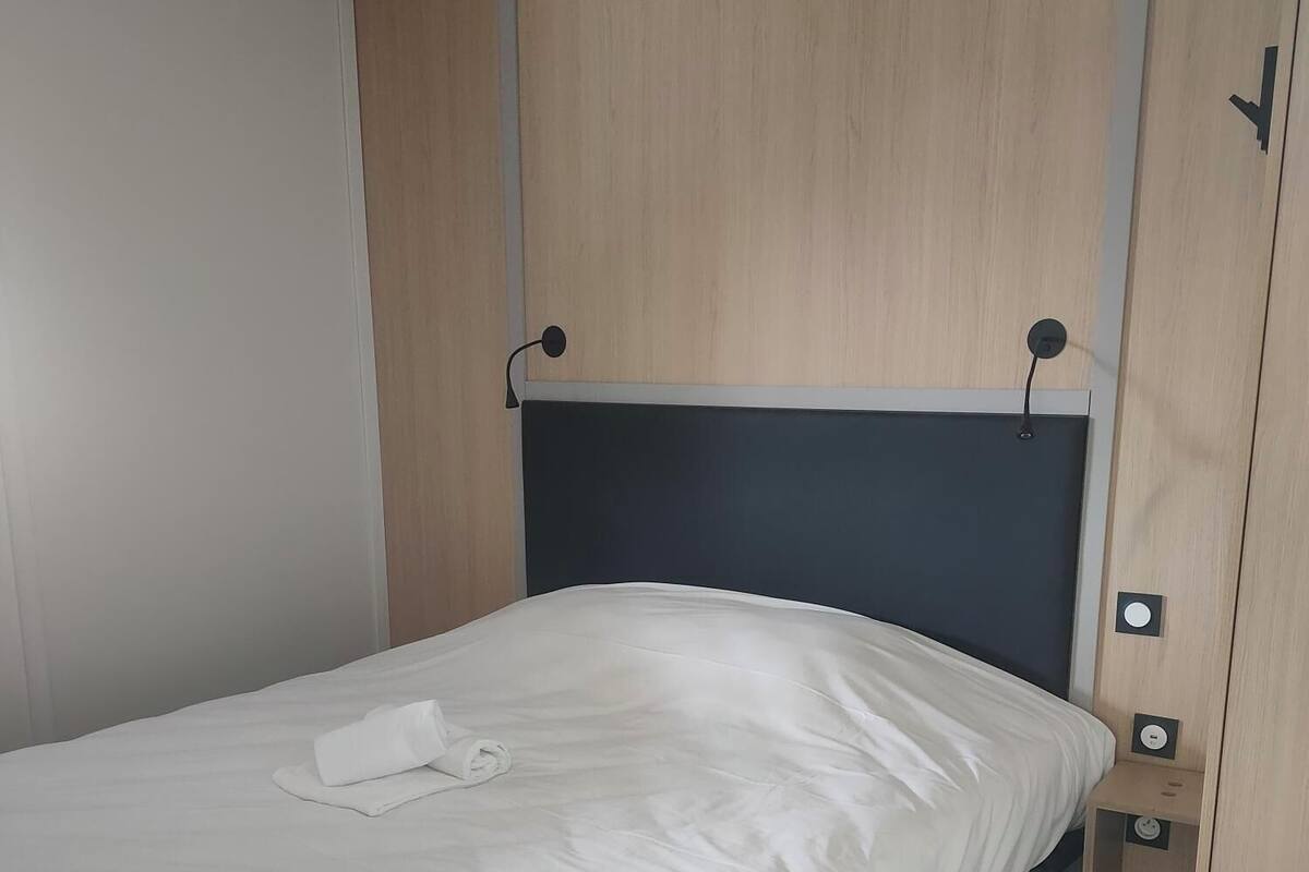 Lodge 3 Pièces 4 Personnes 1 bébé Piloti Casane | 2 bedrooms, bed sheets