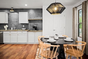 Dining - Family Fun! Sleeps 12 | Pool | Fire Pit | PuttPutt (Oro Valley)