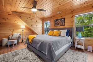 5 bedrooms, iron/ironing board, free WiFi, bed sheets - Brand New, indoor pool, outdoor picnic/firepit, Views, Pool table hot tub. (Sevierville)