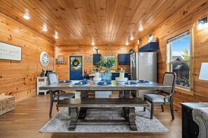 Dining - Brand New, indoor pool, outdoor picnic/firepit, Views, Pool table hot tub. (Sevierville)