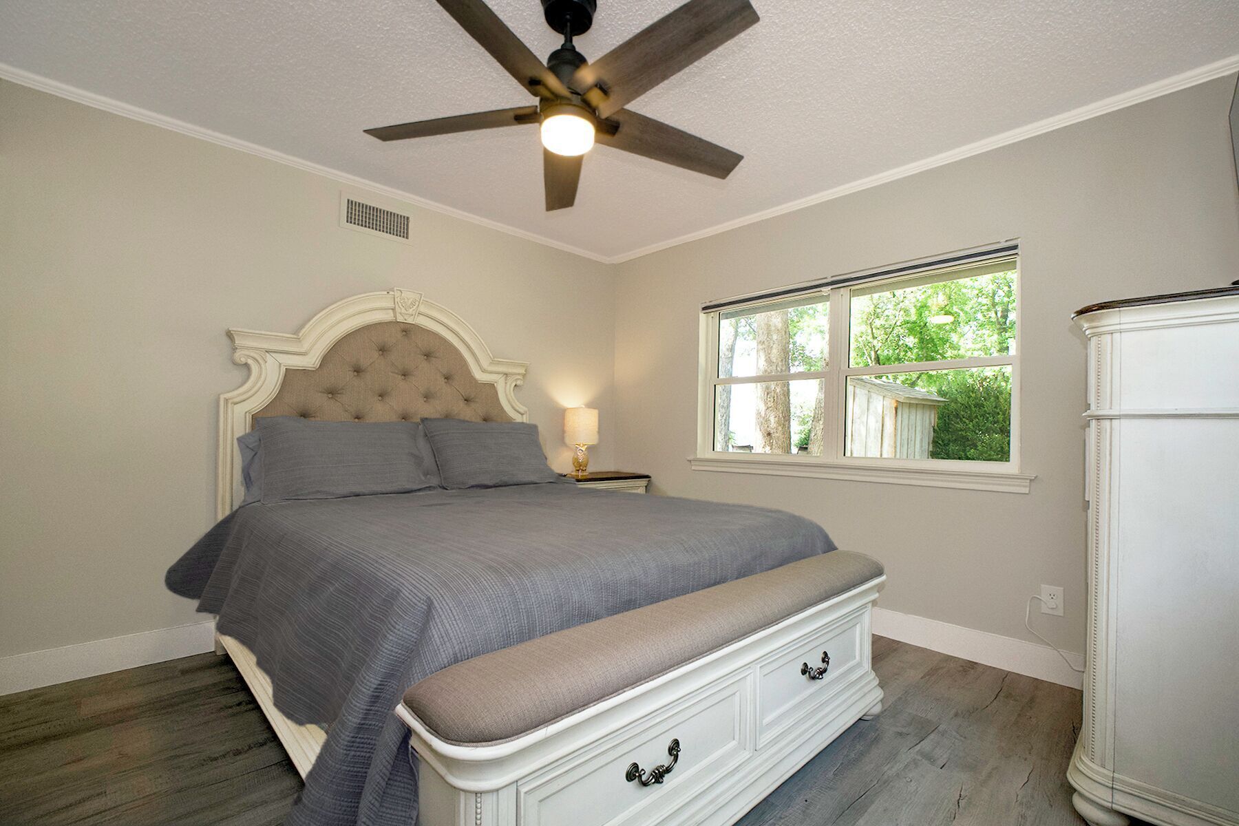 4 bedrooms, travel crib, free WiFi, bed sheets