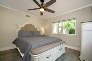 4 bedrooms, travel crib, free WiFi, bed sheets