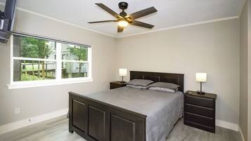 4 slaapkamers, reisbedje, gratis wifi, beddengoed