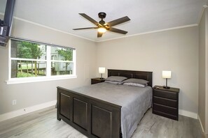 4 bedrooms, travel crib, free WiFi, bed sheets