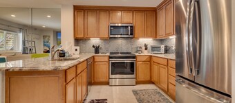 Ski in Ski out Modern Condo next to Stagecoach lift and lodge (SL416J)