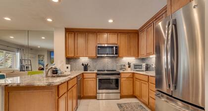 Ski in Ski out Modern Condo next to Stagecoach lift and lodge (SL416J)