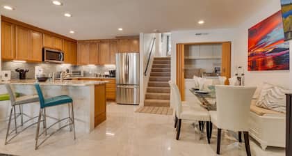 Ski in Ski out Modern Condo next to Stagecoach lift and lodge (SL416J)