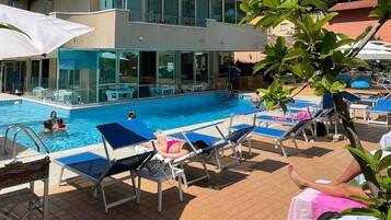 Piscina stagionale all'aperto
