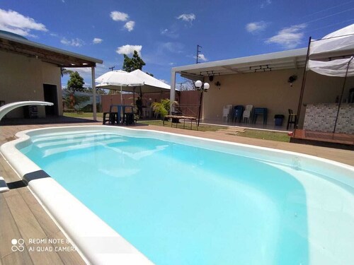 Casa/quarto Suíte e Varanda Gourmet com Piscina Privativo em Cuiabá