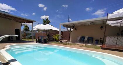 Casa/quarto Suíte e Varanda Gourmet com Piscina Privativo em Cuiabá