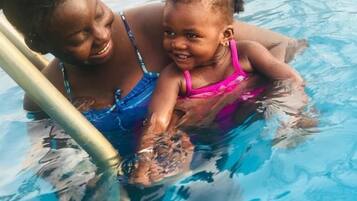 3 albercas al aire libre