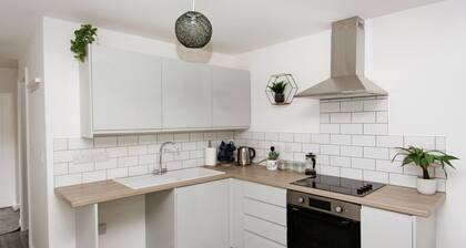 3 bed detached house in Telford