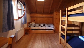 3 bedrooms - 100m from shops, 1st floor, balcony, tv, ski locker, 81m², Valloire (Valloire)