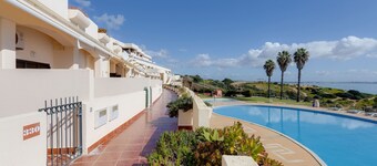 Oceanfront apart with stunning views over Dona Ana beach