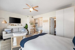 1 bedroom, iron/ironing board, free WiFi, bed sheets - Where Coastal Elegance Meets Unmatched Convenience (Seagrove)