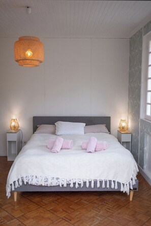 6 chambres, lit de bébé portatif, accès au Wi-Fi (inclus)
