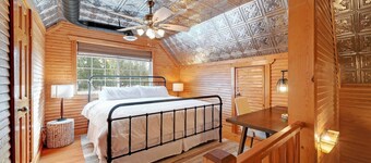 Twilight Ranch- 6 acre ranch w/2tiny homes & cabin