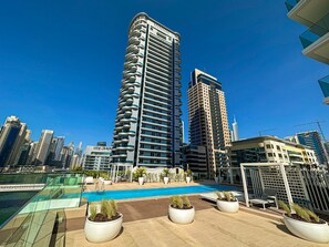 Outdoor pool - Marco Polo - Surreal Sea, Marina & Dubai Eye View on High Floor (Dubai)