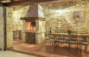 Outdoor dining - Heritage Villa Croc by Villas Guide (Bibali)