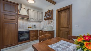 Refrigerador, microondas, horno y lavavajillas 